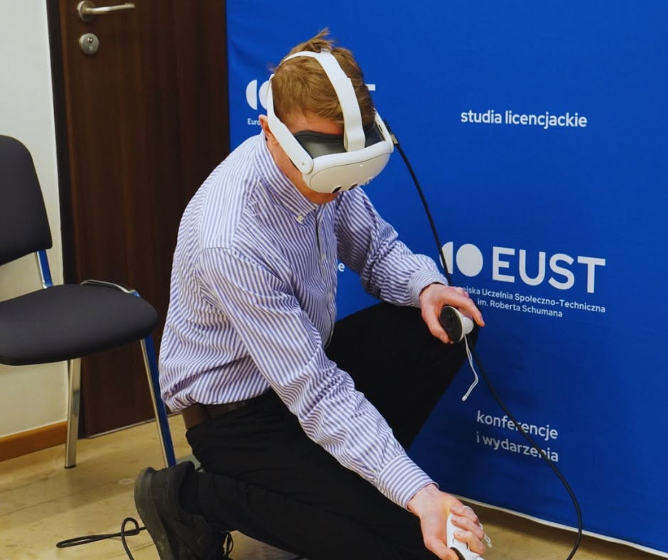 Mężczyzna z goglami VR